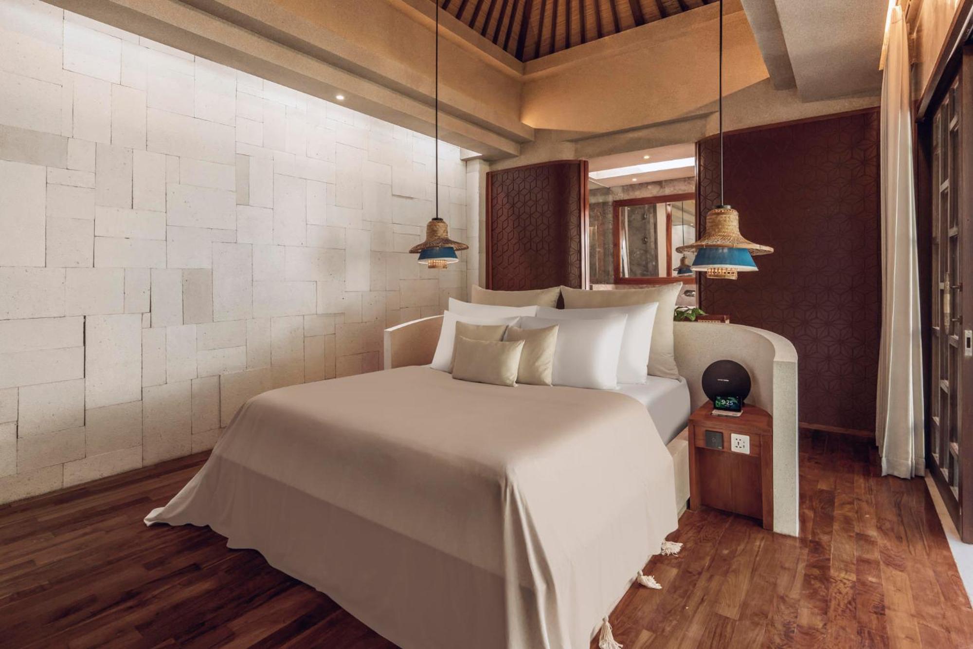 Grand One-Bedroom Rice Field View Villa Private Pool & Jacuzzi